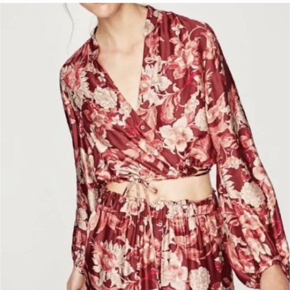 ZARA Voluminous Floral Blouse - Picture 1 of 3